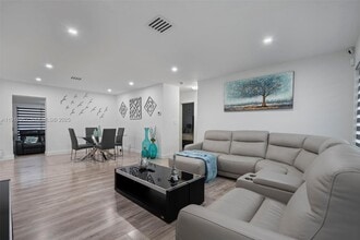 850 SW 31st Ave in Fort Lauderdale, FL - Building Photo - Building Photo