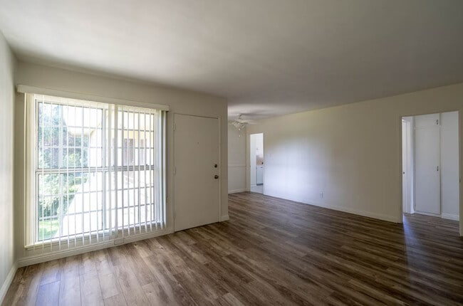 5782 Clemson St in Los Angeles, CA - Building Photo - Building Photo