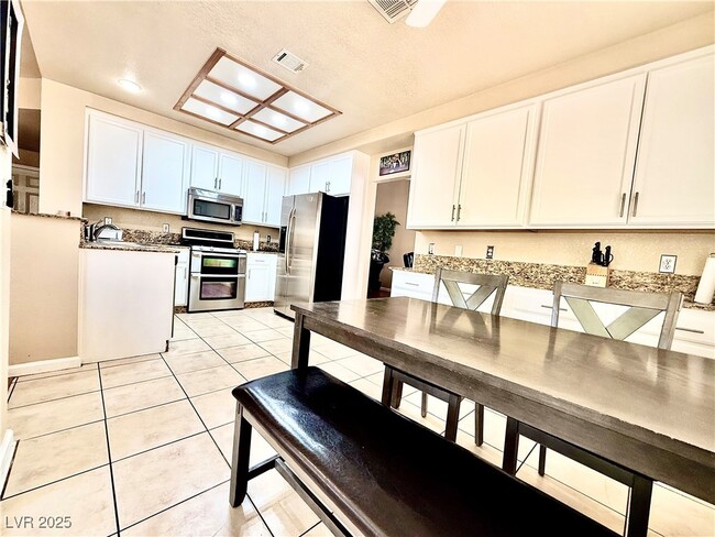 property at 1436 Country Hollow Dr