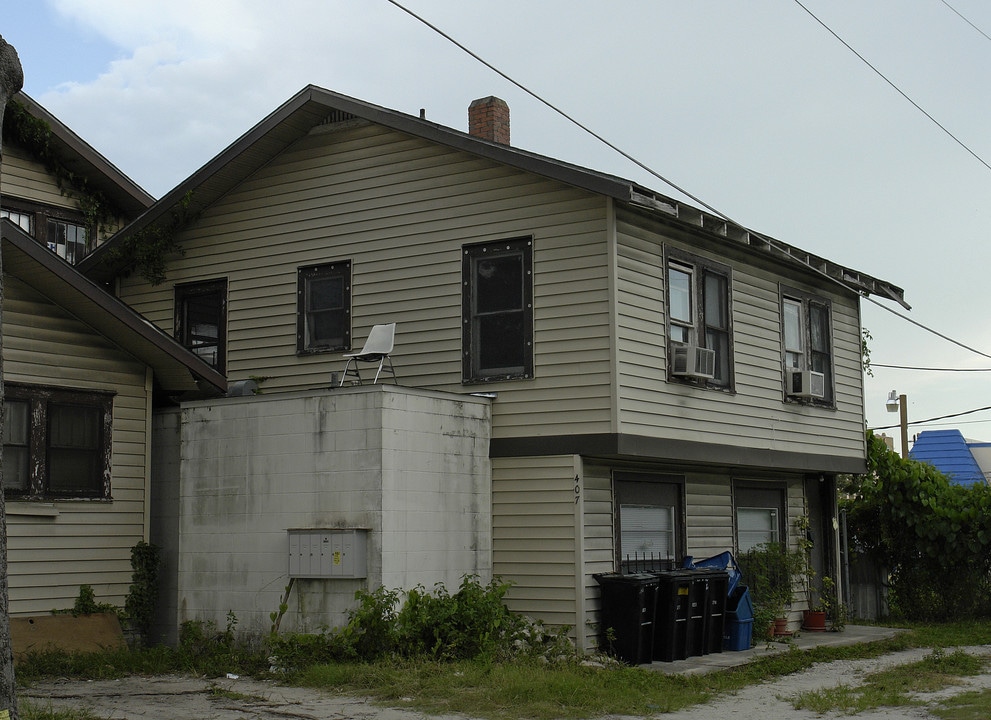 407 NW 13th Ter in Gainesville, FL - Foto de edificio