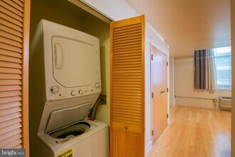 1100 S Broad St in Philadelphia, PA - Building Photo - Building Photo