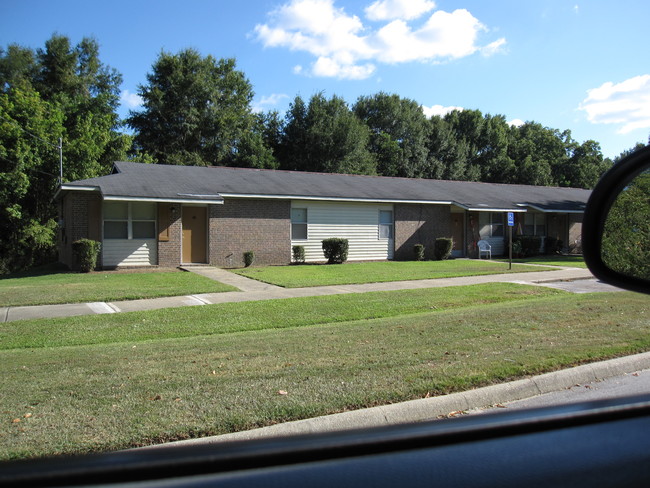 Loachapoka Villas in Loachapoka, AL - Building Photo - Building Photo