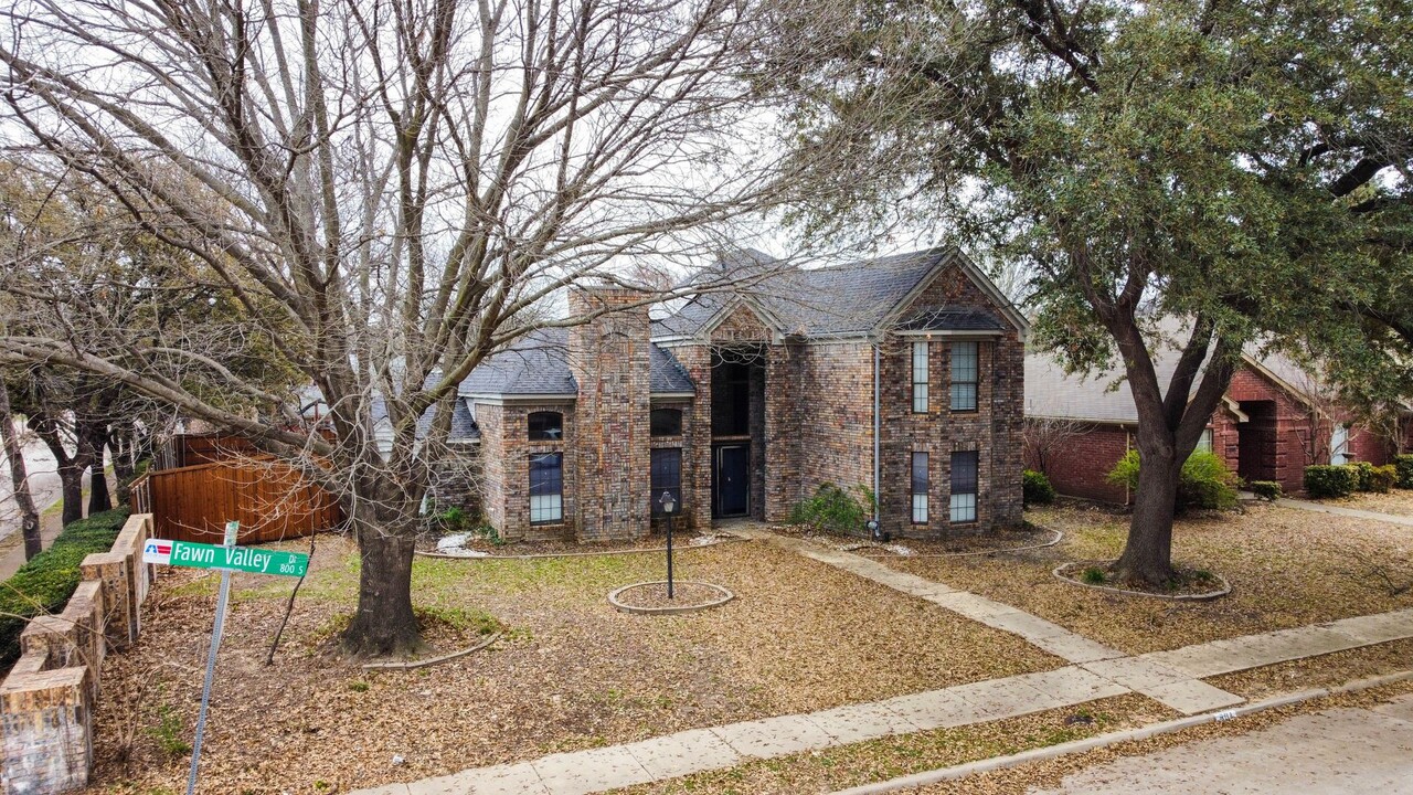 801 Fawn Valley Dr in Allen, TX - Foto de edificio