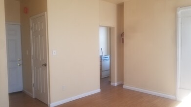 2001 W Cumberland St in Philadelphia, PA - Building Photo - Building Photo
