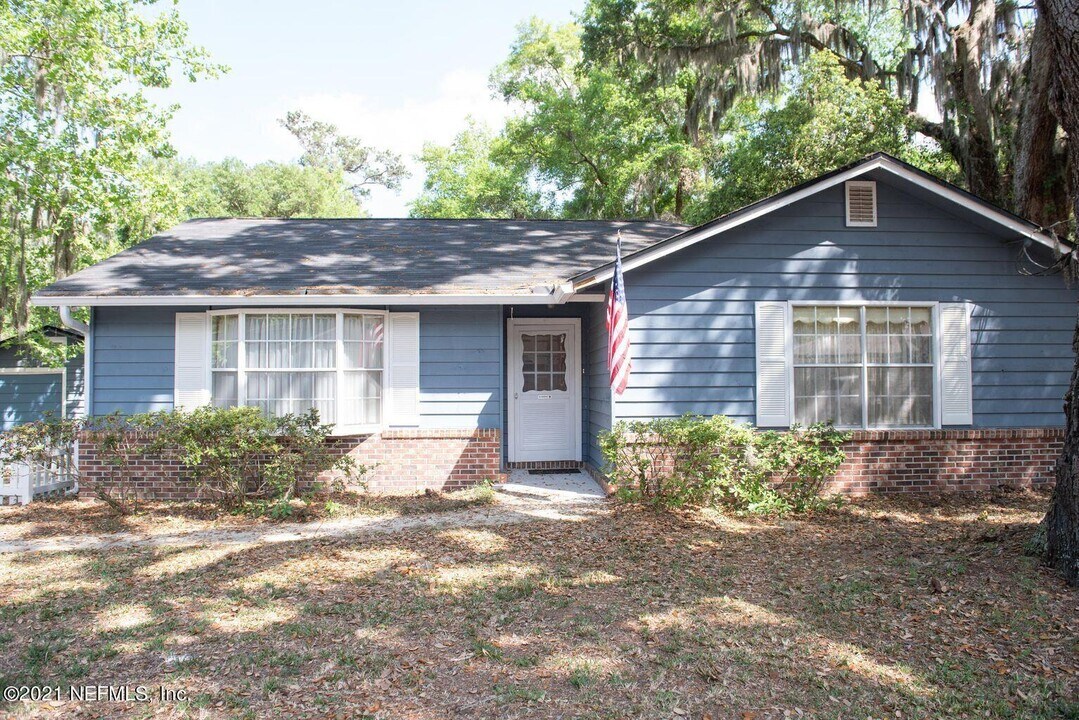 1441 Allen Mac Ct in Orange Park, FL - Foto de edificio