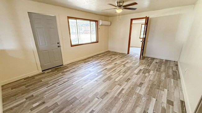 property at 1104 E Main St