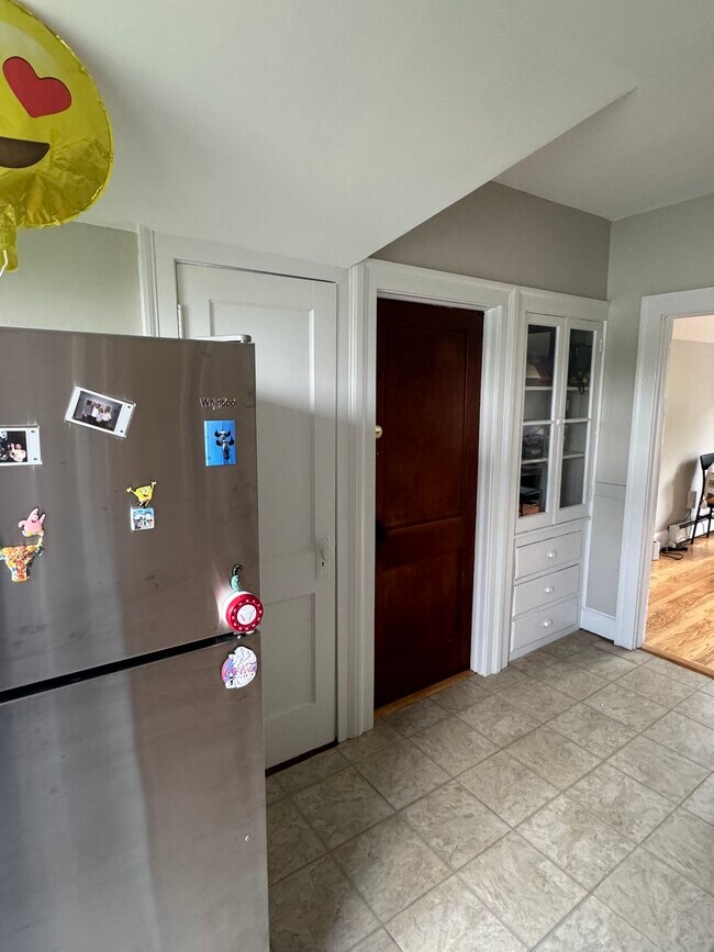 12 Court Park, Unit 3 in West Hartford, CT - Building Photo - Building Photo