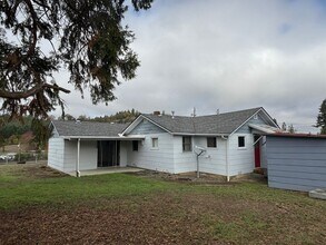 1342 Locust St in Oakland, OR - Building Photo - Building Photo