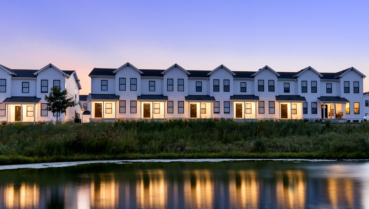 The Cove at Prairie Trail in Ankeny, IA - Foto de edificio