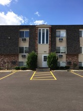 Hidden Creek Apartments in North Ridgeville, OH - Building Photo - Building Photo