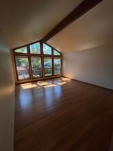 851 NE Hood St in Hillsboro, OR - Building Photo - Building Photo