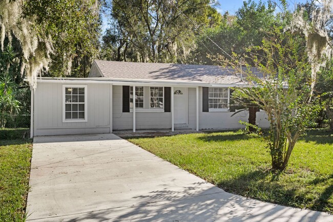 property at 2803 Parr Ct E
