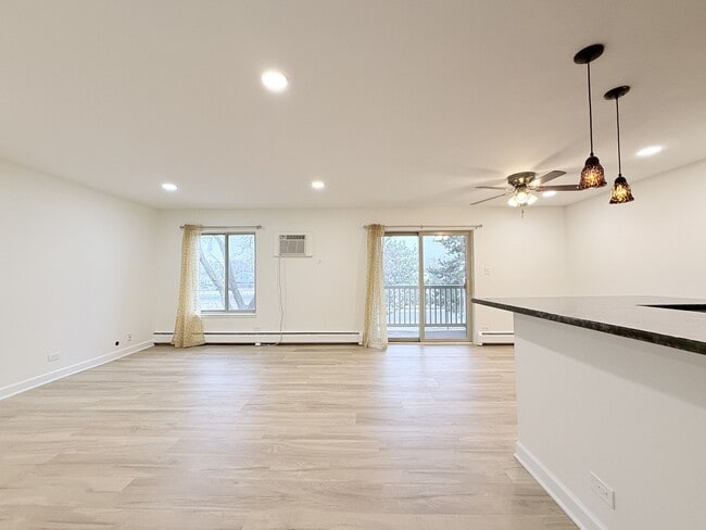 460 N Wilke Rd in Palatine, IL - Building Photo - Building Photo