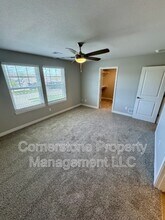 8431 Valley Spring Dr in De Soto, KS - Building Photo - Building Photo