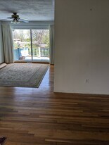 18 Friese Dr, Unit Upper Level in Olivette, MO - Building Photo