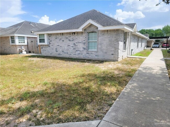 property at 2214 W Candlelight Ln