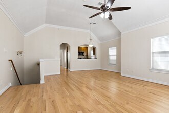 2917 Clinton Dr in Houston, TX - Building Photo - Building Photo