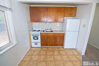 1050 Holcomb Ave in Reno, NV - Building Photo - Building Photo