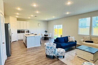 5935 W Hausman Rd in San Antonio, TX - Building Photo - Building Photo