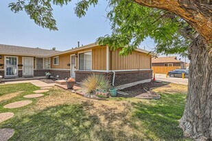 87 Lima St in Aurora, CO - Building Photo