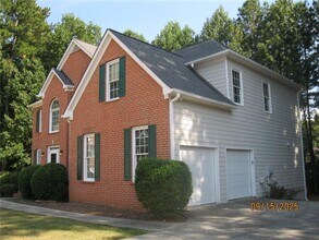 1105 Wake Robin Cir SW in Lilburn, GA - Building Photo - Building Photo