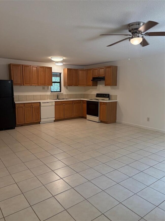 105 Sendero Blvd in Cedar Creek, TX - Building Photo - Building Photo