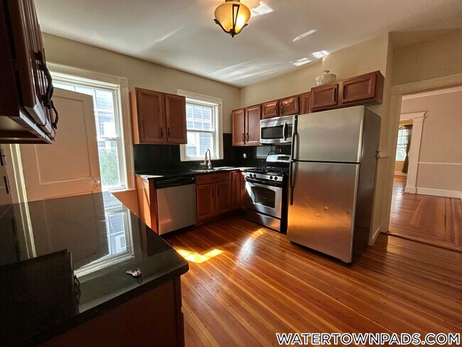 11 Fairfield St in Watertown, MA - Building Photo - Building Photo