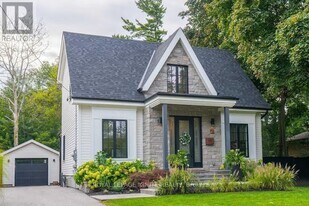 30 Watson St in Toronto, ON - Building Photo