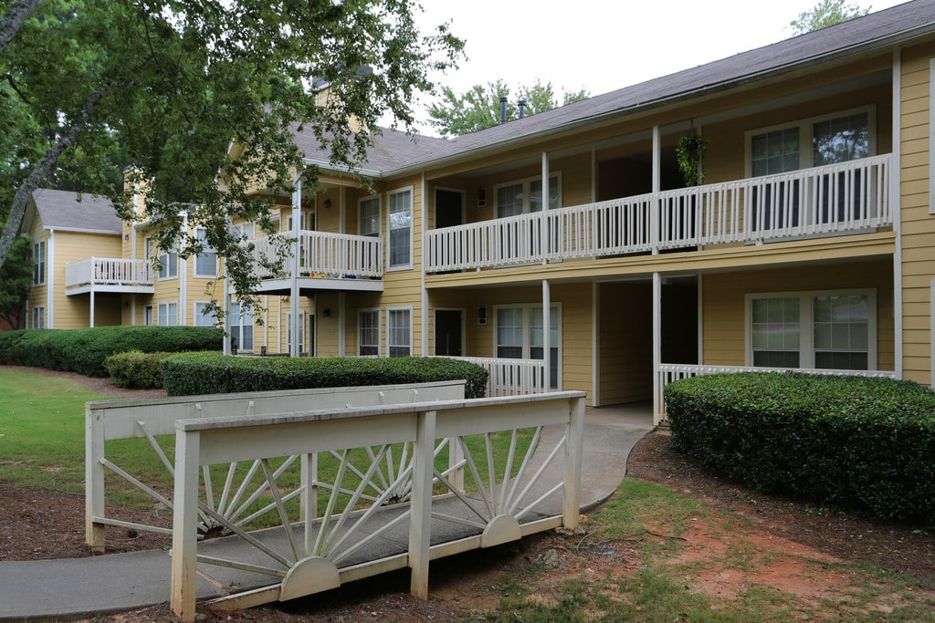 Creekside at White Oak Newnan, GA Apartments For Rent