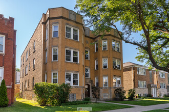 6147-6149 N Claremont Ave in Chicago, IL - Building Photo - Building Photo