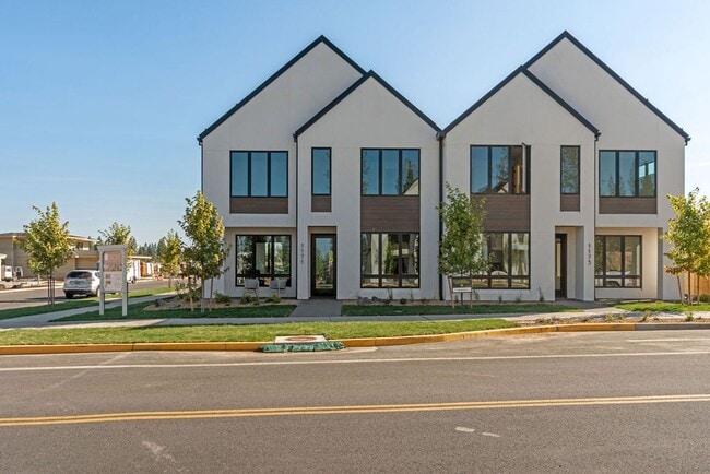 property at 1171 NW Skyline Ranch Rd