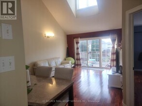136 McArthur Crescent in Guelph, ON - Building Photo - Building Photo