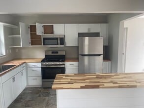 6952 Beechmont Ave in Cincinnati, OH - Building Photo - Building Photo