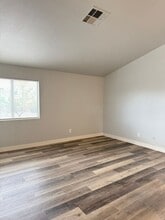 678 Anemone Ln in Henderson, NV - Building Photo - Building Photo