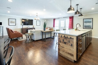 High River in Tuscaloosa, AL - Foto de edificio - Interior Photo