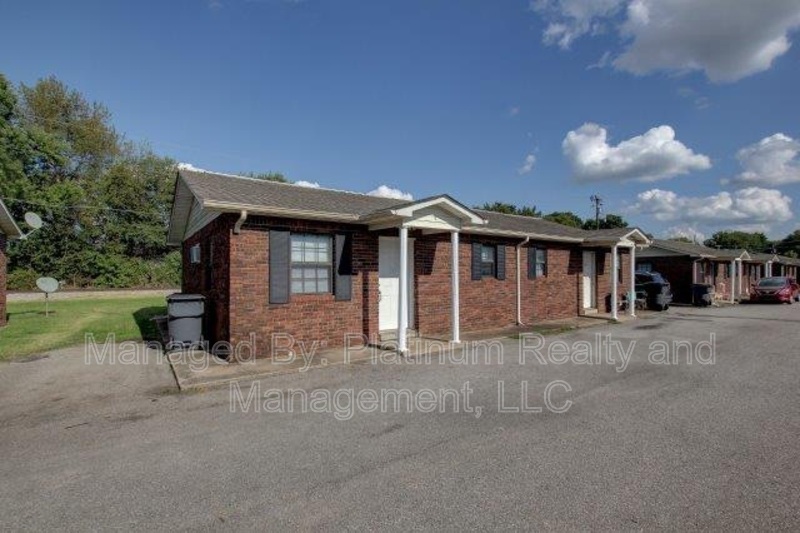 15-415 Thompsonville Ln in Oak Grove, KY - Building Photo