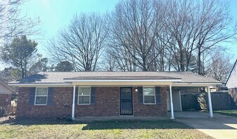 6475 Yorkshire Rd in Horn Lake, MS - Building Photo