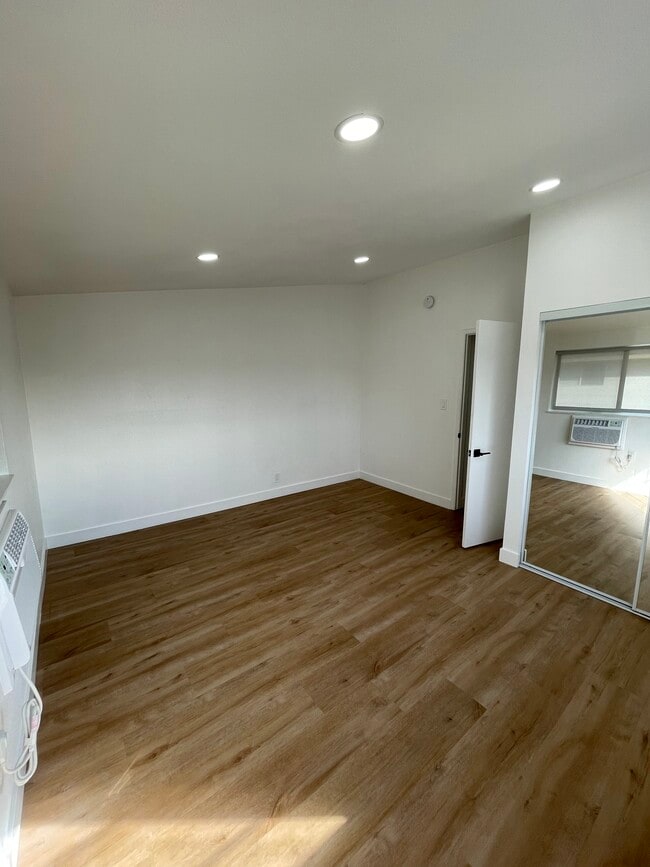 200 S McCoy Rd in Orange, CA - Building Photo - Building Photo