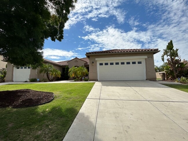 15005 Via Messina Dr in Bakersfield, CA - Building Photo - Building Photo