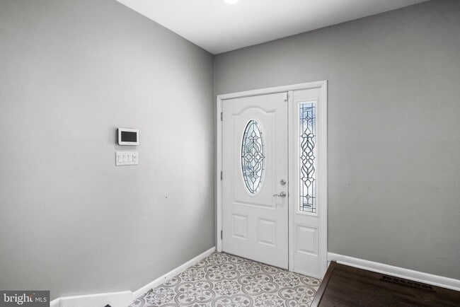 property at 2211 New Albany Rd