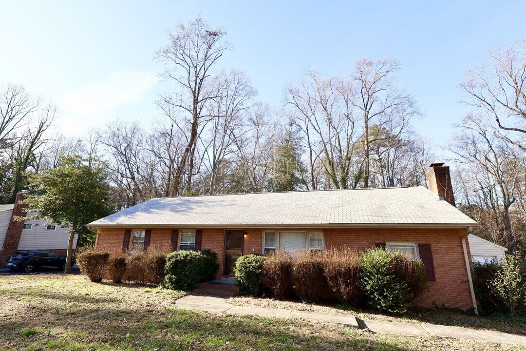 1108 Ironington Rd in Richmond, VA - Building Photo