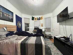 168 Hillside St, Unit 2F in Boston, MA - Foto de edificio - Building Photo