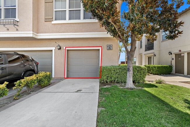 15651 Vista Way in Lake Elsinore, CA - Building Photo - Building Photo