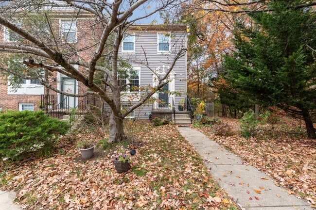 property at 1016 Chestnut Haven Ct