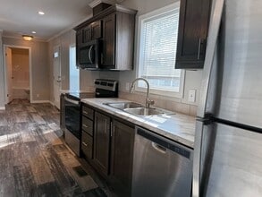 10610 State Rte 762 in Lockbourne, OH - Building Photo - Building Photo