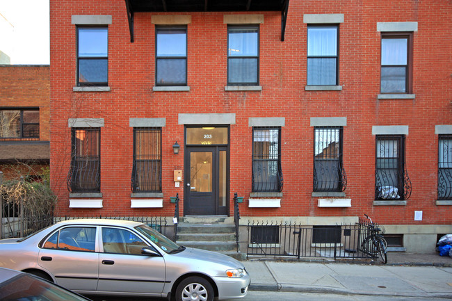 203 Luquer St in Brooklyn, NY - Building Photo - Building Photo