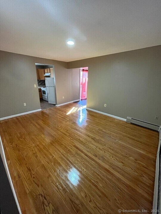 53 Enfield St in Hartford, CT - Building Photo