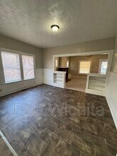 257 N Poplar Ave in Wichita, KS - Building Photo - Building Photo