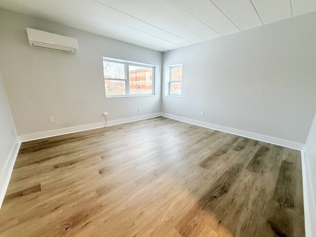 301 Indian Rd S in Sarnia, ON - Building Photo - Building Photo