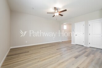 9461 Yampa St in Commerce City, CO - Foto de edificio - Building Photo